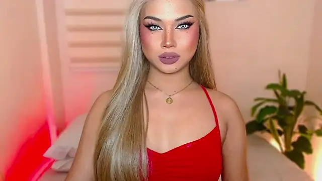 Snapshot of MissRumi_Hunter chatting on 10/20/25, 12:44 MissRumi Hunter online show from 10/20/25, 12:44