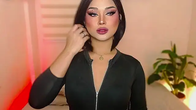 Snapshot of MissRumi_Hunter chatting on 10/21/25, 04:30 MissRumi Hunter online show from 10/21/25, 04:30