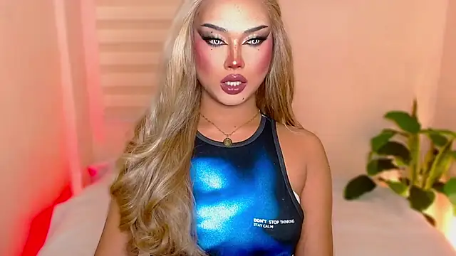 Snapshot of MissRumi_Hunter chatting on 10/29/25, 03:53 MissRumi Hunter online show from 10/29/25, 03:53