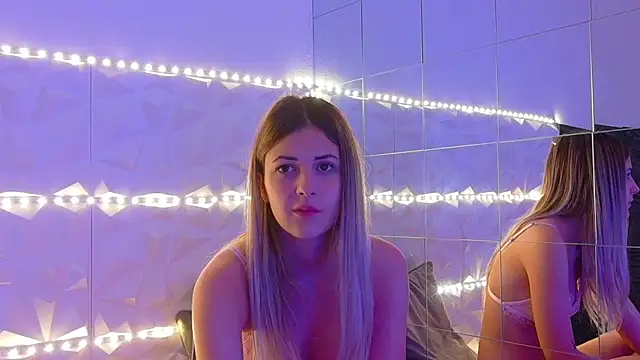 Aishha  online show from 10/17/25, 05:10