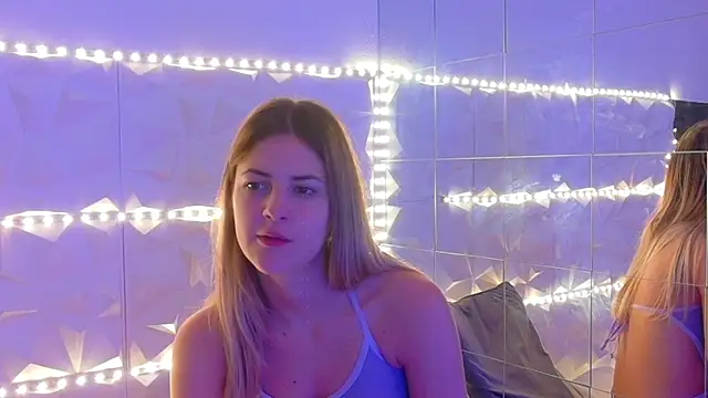 Snapshot of Aishha_ chatting on 11/10/25, 06:01 Aishha online show from 11/10/25, 06:01