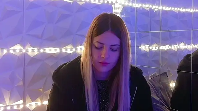 Snapshot of Aishha_ chatting on 12/02/25, 06:08 Aishha online show from 12/02/25, 06:08