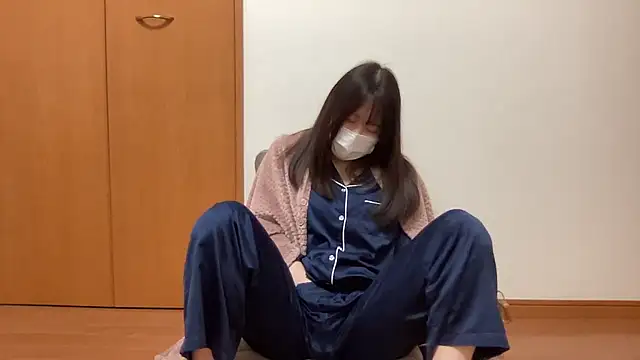 nuu u online show from 11/11/25, 03:01