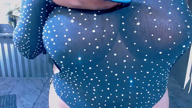 Snapshot of DarkQueen25x chatting on 11/08/25, 10:41 DarkQueen25x online show from 11/08/25, 10:41