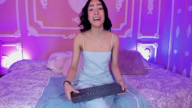 Snapshot of aitana_johns chatting on 10/09/25, 12:25 aitana johns online show from 10/09/25, 12:25