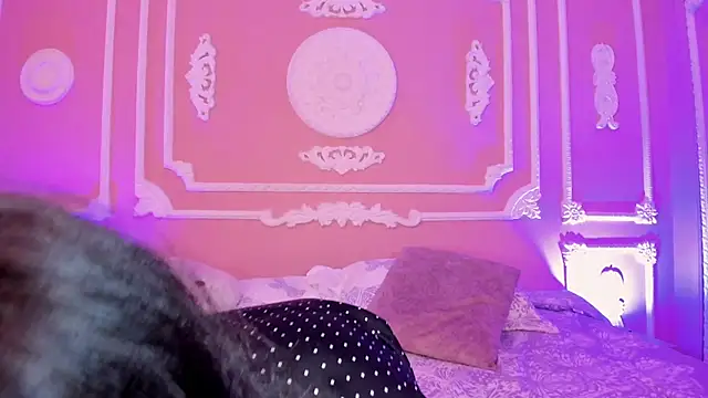 aitana johns online show from 10/15/25, 12:16