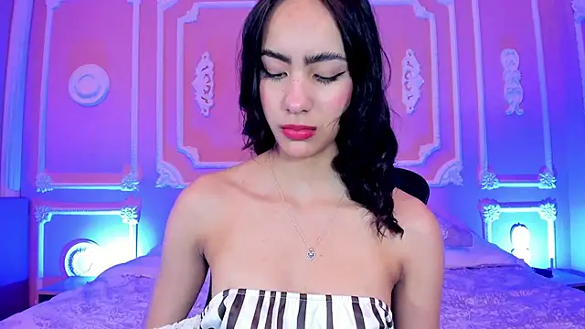 Snapshot of aitana_johns chatting on 11/05/25, 12:38 aitana johns online show from 11/05/25, 12:38