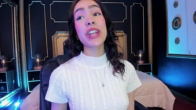 Snapshot of aitana_johns chatting on 11/24/25, 12:16 aitana johns online show from 11/24/25, 12:16