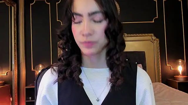 Snapshot of aitana_johns chatting on 11/28/25, 12:19 aitana johns online show from 11/28/25, 12:19