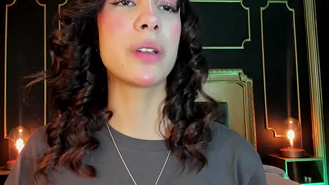 Snapshot of aitana_johns chatting on 12/04/25, 12:25 aitana johns online show from 12/04/25, 12:25