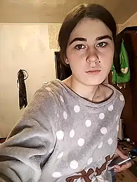 Snapshot of ToryTayler chatting on 09/15/25, 04:18 ToryTayler online show from 09/15/25, 04:18