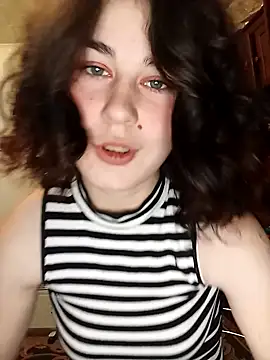 Snapshot of ToryTayler chatting on 09/29/25, 02:44 ToryTayler online show from 09/29/25, 02:44