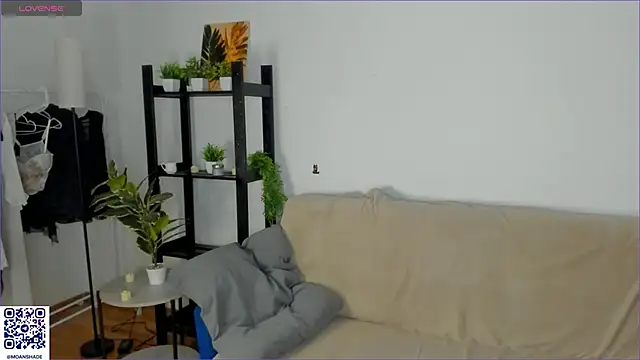 Snapshot of BlurryWish chatting on 11/28/25, 03:14 BlurryWish online show from 11/28/25, 03:14