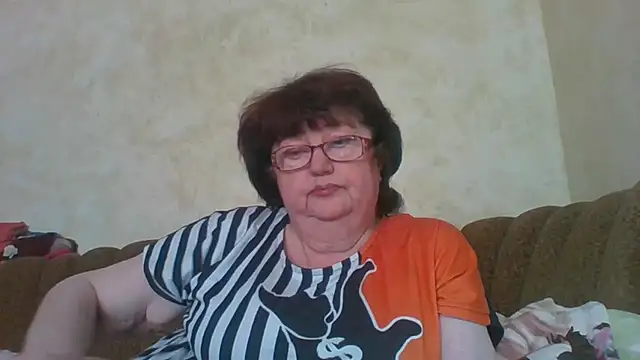 Snapshot of MilaSky5303 chatting on 09/29/25, 08:19 MilaSky5303 online show from 09/29/25, 08:19