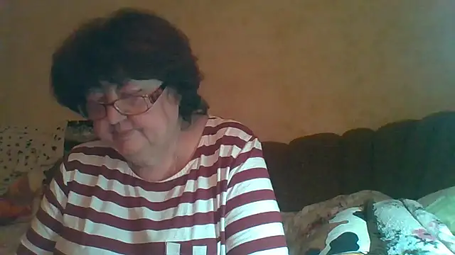 Snapshot of MilaSky5303 chatting on 10/09/25, 04:27 MilaSky5303 online show from 10/09/25, 04:27