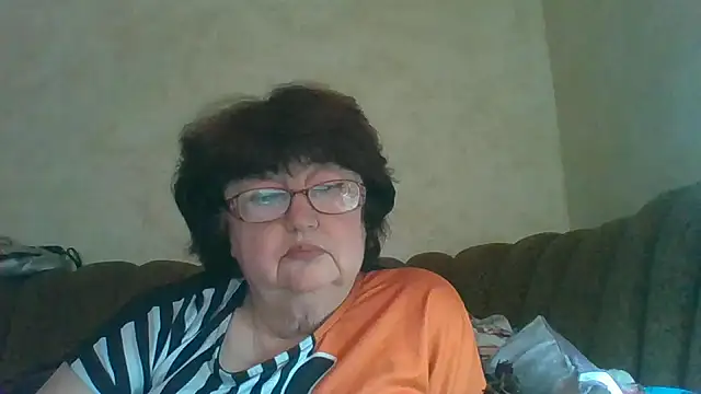 Snapshot of MilaSky5303 chatting on 10/13/25, 10:15 MilaSky5303 online show from 10/13/25, 10:15