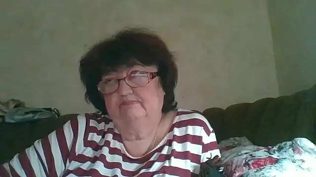 Snapshot of MilaSky5303 chatting on 10/19/25, 09:54 MilaSky5303 online show from 10/19/25, 09:54