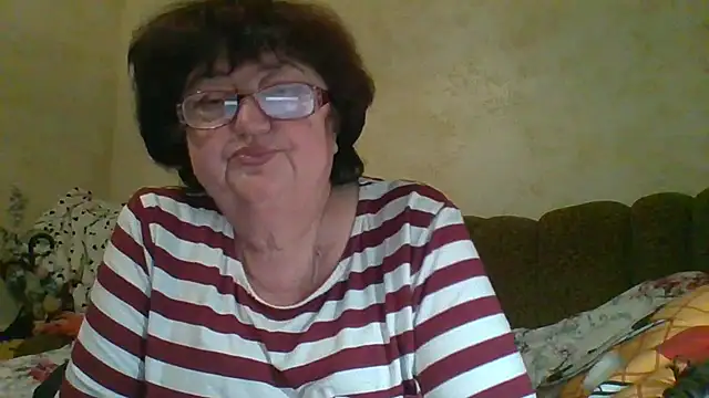 Snapshot of MilaSky5303 chatting on 10/26/25, 10:36 MilaSky5303 online show from 10/26/25, 10:36