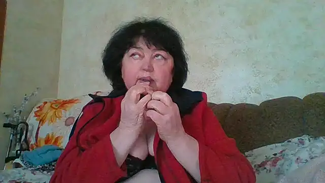 Snapshot of MilaSky5303 chatting on 02/04/26, 09:48 MilaSky5303 online show from 02/04/26, 09:48