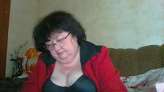 Snapshot of MilaSky5303 chatting on 02/06/26, 12:15 MilaSky5303 online show from 02/06/26, 12:15