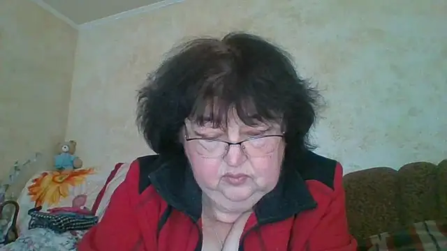Snapshot of MilaSky5303 chatting on 02/18/26, 12:12 MilaSky5303 online show from 02/18/26, 12:12