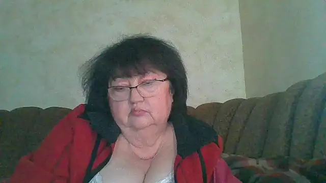 Snapshot of MilaSky5303 chatting on 02/20/26, 01:11 MilaSky5303 online show from 02/20/26, 01:11