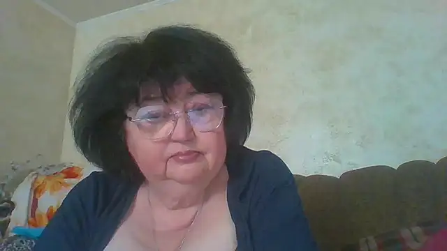 Snapshot of MilaSky5303 chatting on 03/12/26, 02:01 MilaSky5303 online show from 03/12/26, 02:01