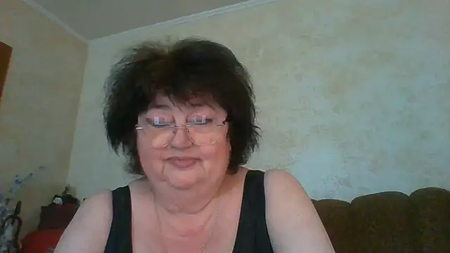 Snapshot of MilaSky5303 chatting on 06/12/26, 02:49 MilaSky5303 online show from 06/12/26, 02:49