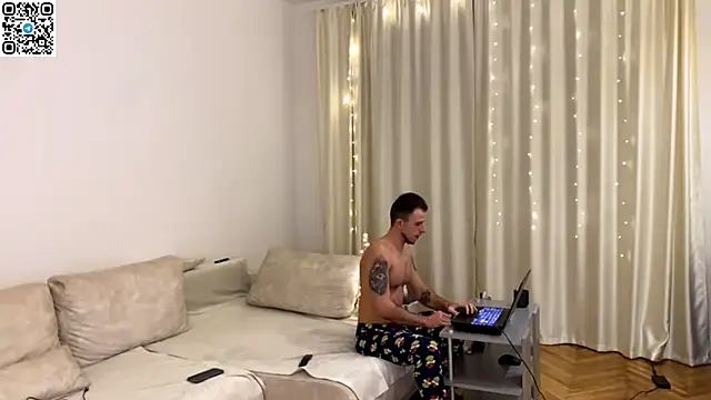 Snapshot of speed_god chatting on 12/13/25, 10:04 speed god online show from 12/13/25, 10:04