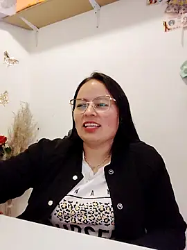 Snapshot of Daliz_Leon chatting on 09/23/25, 02:03 Daliz Leon online show from 09/23/25, 02:03