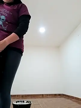 Snapshot of Daliz_Leon chatting on 10/15/25, 03:12 Daliz Leon online show from 10/15/25, 03:12