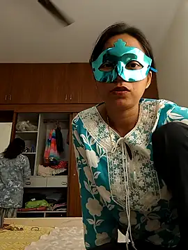 your chandni04 online show from 09/22/25, 09:44