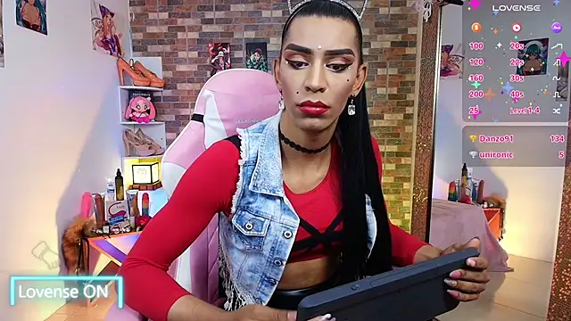 Starhott  online show from 09/24/25, 07:12