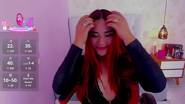 LINZI LENNOX online show from 10/25/25, 02:30