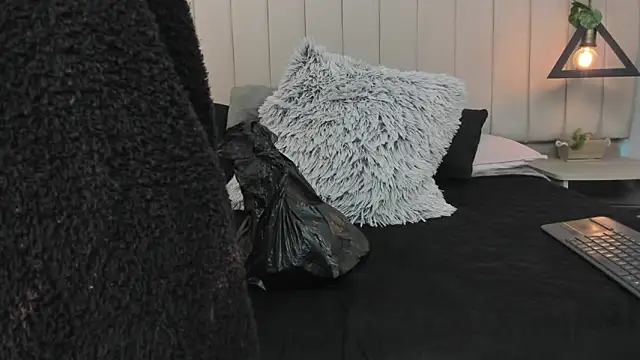 Snapshot of CandyGomez chatting on 09/28/25, 04:51 CandyGomez online show from 09/28/25, 04:51