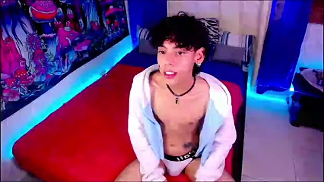Snapshot of Thedoll_ethan7 chatting on 02/24/26, 10:19 Thedoll ethan7 online show from 02/24/26, 10:19