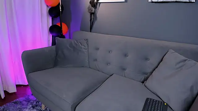 flower smith  online show from 10/18/25, 11:55