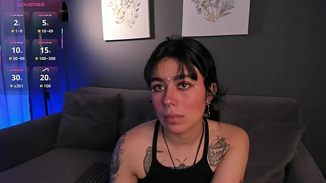 Snapshot of flower_smith_ chatting on 11/06/25, 11:44 flower smith online show from 11/06/25, 11:44