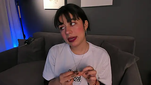 Snapshot of flower_smith_ chatting on 11/17/25, 12:00 flower smith online show from 11/17/25, 12:00