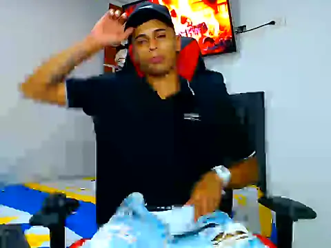 Snapshot of cristian_tayron1 chatting on 06/02/26, 07:32 cristian tayron1 online show from 06/02/26, 07:32