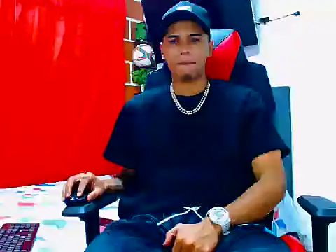Snapshot of cristian_tayron1 chatting on 06/12/26, 07:40 cristian tayron1 online show from 06/12/26, 07:40