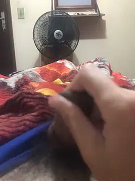 Snapshot of jmmm140793 chatting on 10/19/25, 06:36 jmmm140793 online show from 10/19/25, 06:36