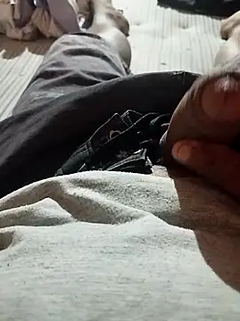 colombiano198720 online show from 10/03/25, 01:57