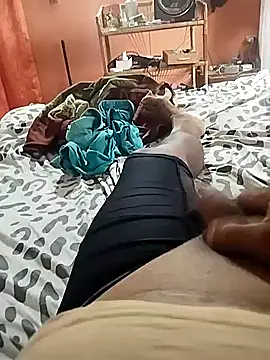 colombiano198720 online show from 10/10/25, 11:20