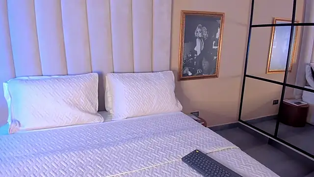 AnnyBentley online show from 09/23/25, 04:04