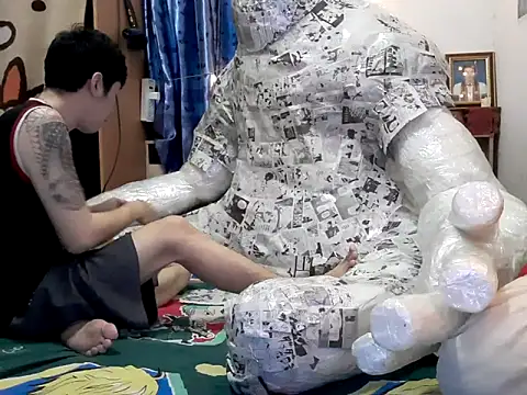 Snapshot of moaman190 chatting on 09/23/25, 12:19 moaman190 online show from 09/23/25, 12:19