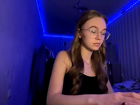 bellameow88 online show from 10/23/25, 11:53