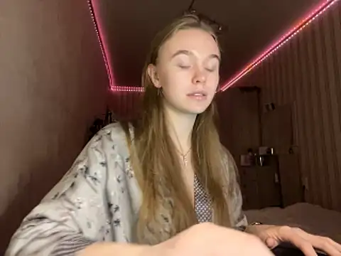 bellameow88 online show from 11/10/25, 11:53