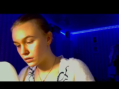 bellameow88 online show from 12/15/25, 11:25