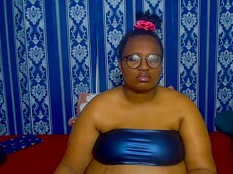 JUICEYLIPS333 online show from 11/09/25, 06:39